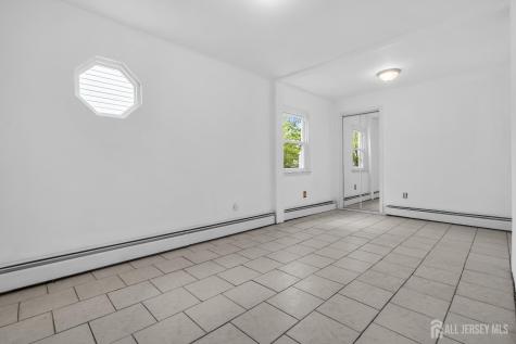 52 Walnut Street Edison NJ 08817