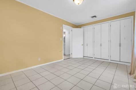 52 Walnut Street Edison NJ 08817