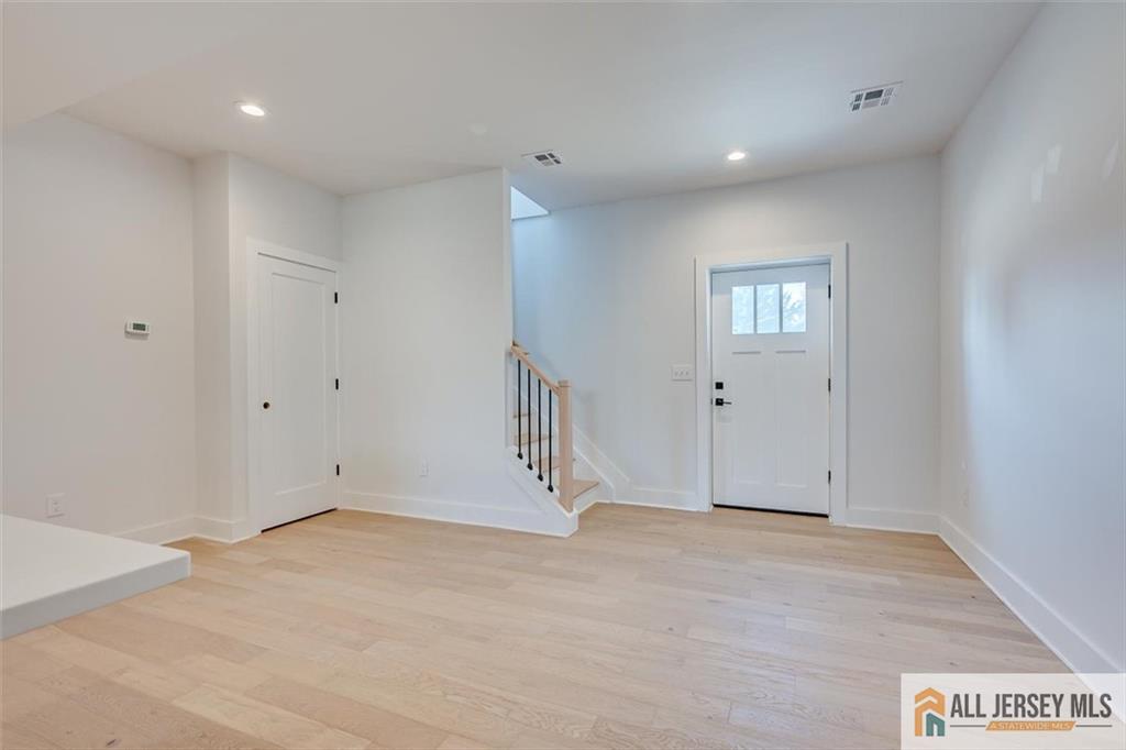 130 Garden Terrace Edison NJ 08817