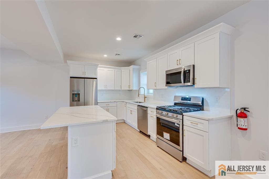 130 Garden Terrace Edison NJ 08817