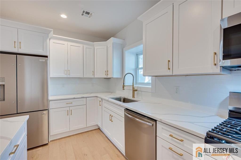 130 Garden Terrace Edison NJ 08817