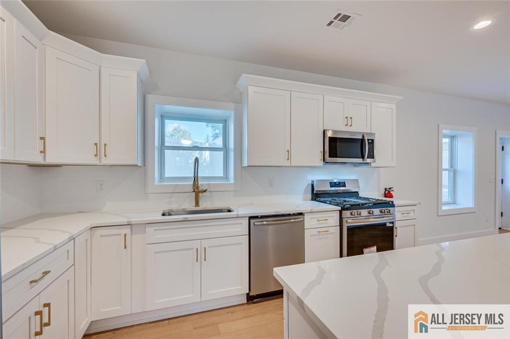 130 Garden Terrace Edison NJ 08817