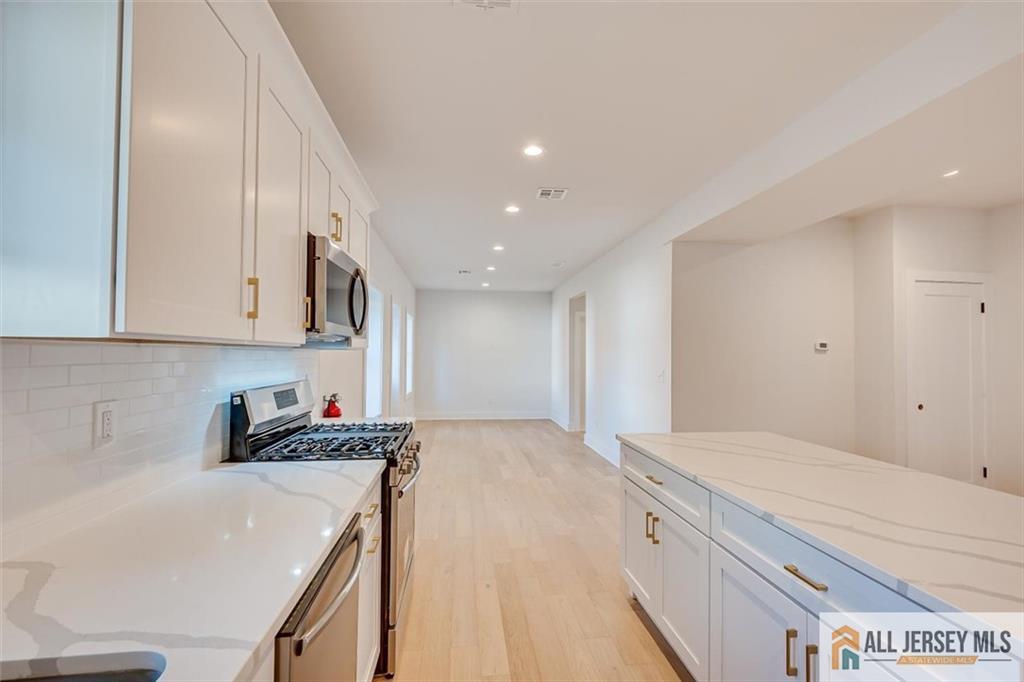 130 Garden Terrace Edison NJ 08817