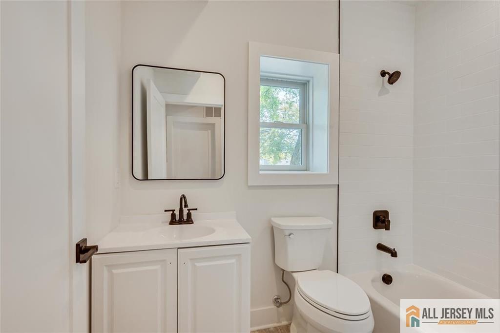 130 Garden Terrace Edison NJ 08817
