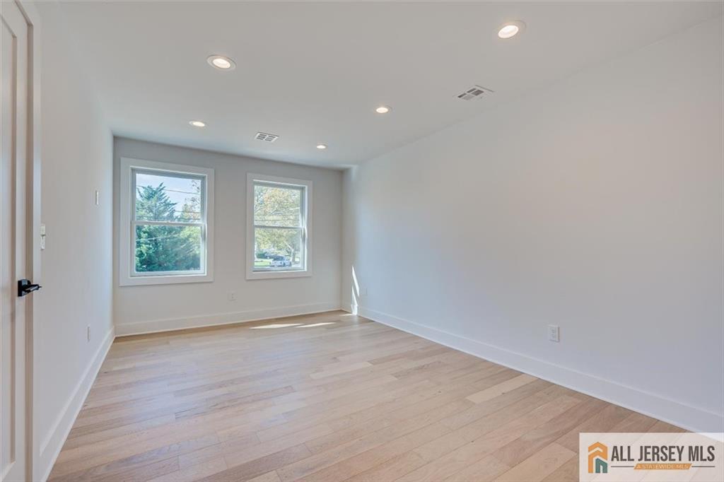 130 Garden Terrace Edison NJ 08817