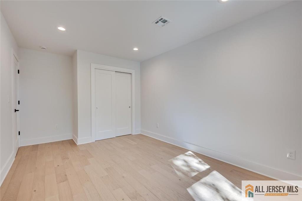 130 Garden Terrace Edison NJ 08817