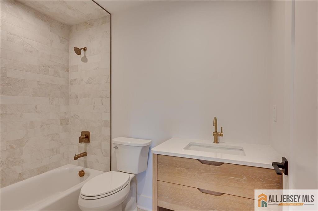 130 Garden Terrace Edison NJ 08817