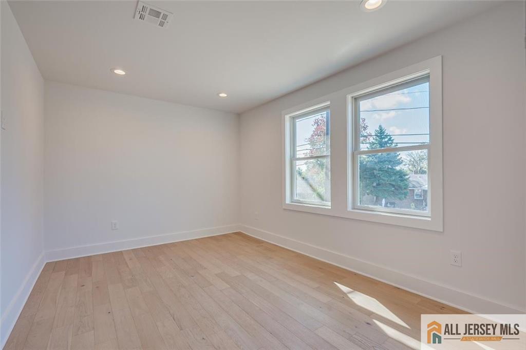 130 Garden Terrace Edison NJ 08817