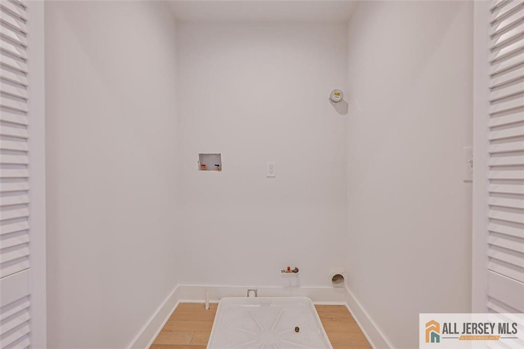130 Garden Terrace Edison NJ 08817