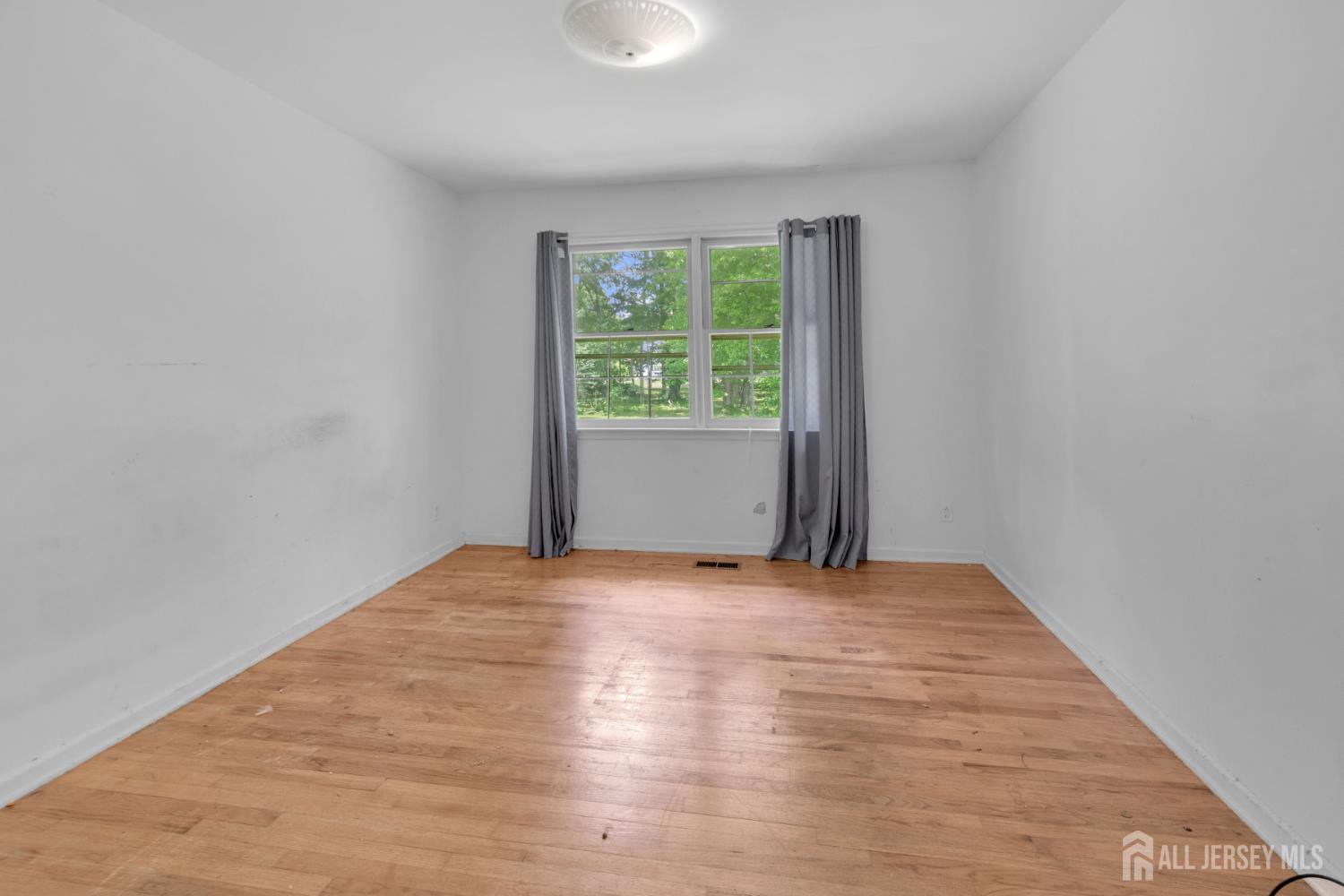 18 Foley Avenue Edison NJ 08820