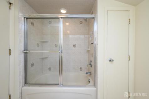 31 Starlit Drive Middlesex NJ 08846