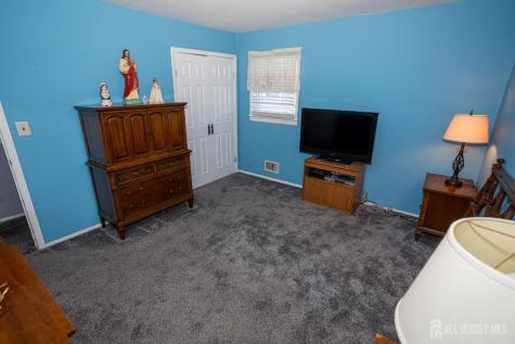 10 Schmitt Street Sayreville NJ 08872
