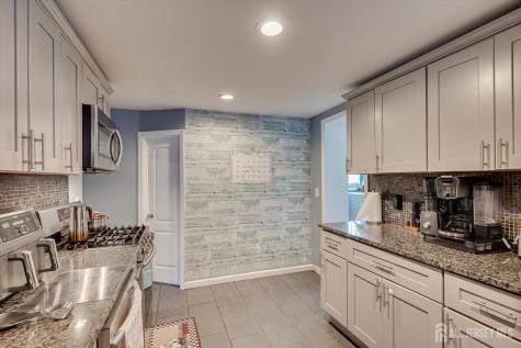 40 Wedgewood Avenue Woodbridge Proper NJ 07095