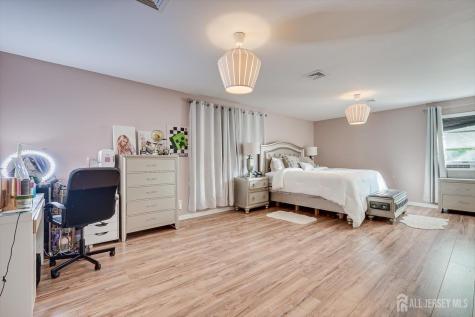 40 Wedgewood Avenue Woodbridge Proper NJ 07095