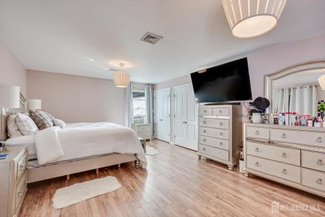 40 Wedgewood Avenue Woodbridge Proper NJ 07095