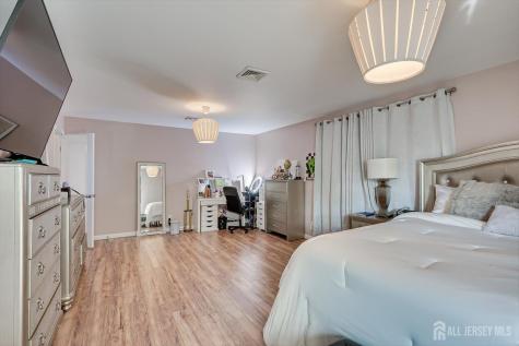 40 Wedgewood Avenue Woodbridge Proper NJ 07095