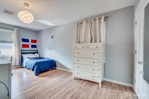 40 Wedgewood Avenue Woodbridge Proper NJ 07095