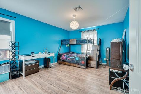 40 Wedgewood Avenue Woodbridge Proper NJ 07095