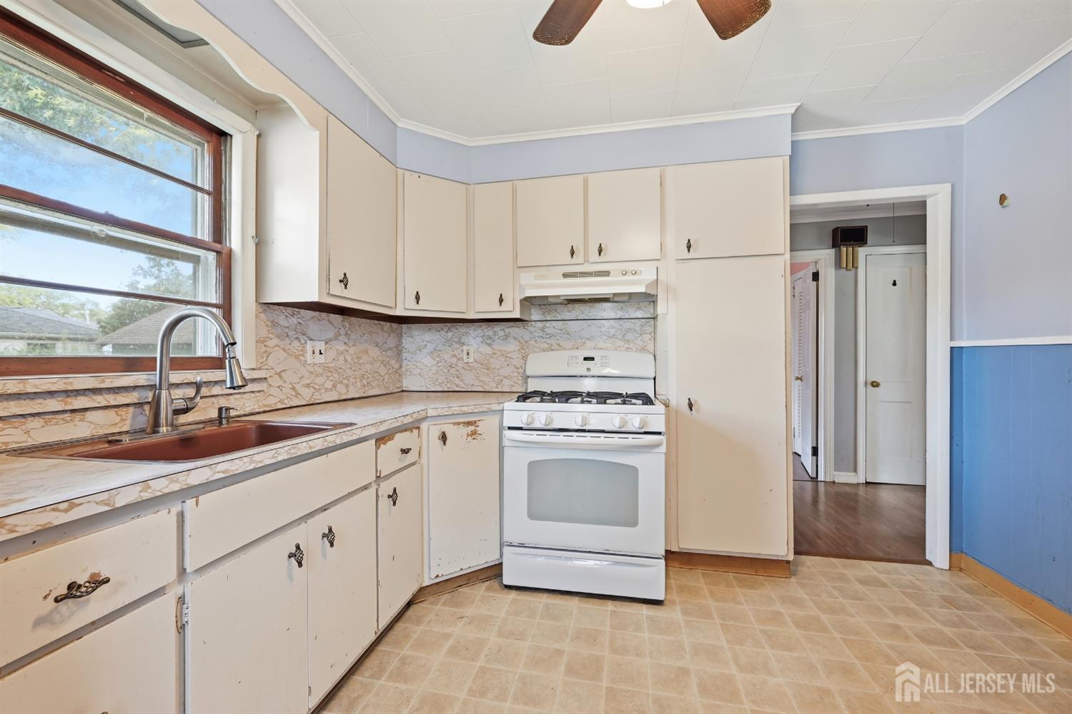 42 Brookwood Road Spotswood NJ 08884