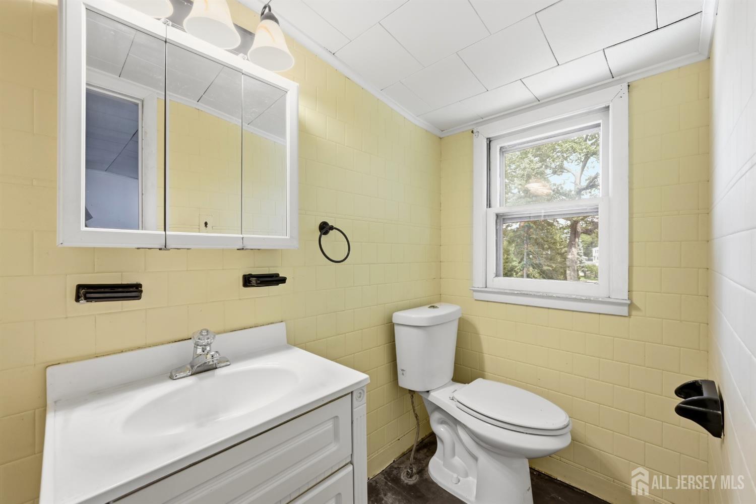 42 Brookwood Road Spotswood NJ 08884
