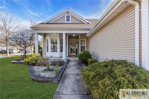12 Bellflower Drive Lakewood NJ 08701