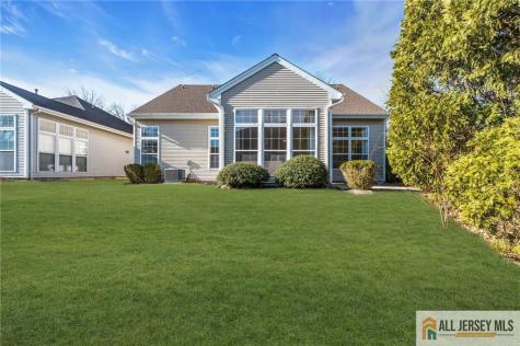12 Bellflower Drive Lakewood NJ 08701