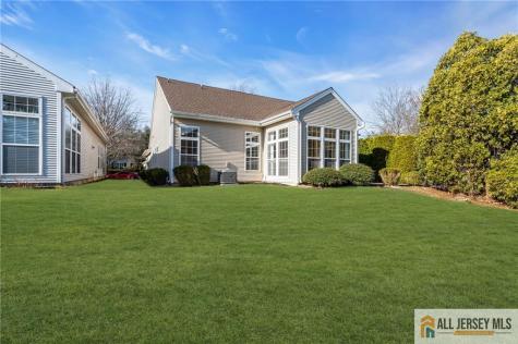 12 Bellflower Drive Lakewood NJ 08701
