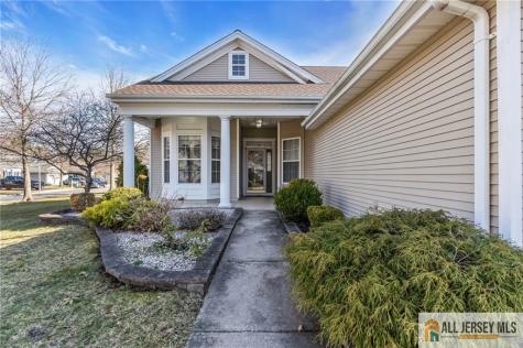 12 Bellflower Drive Lakewood NJ 08701