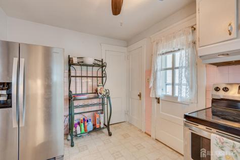 17 Vanderbuilt Place Woodbridge Proper NJ 07095