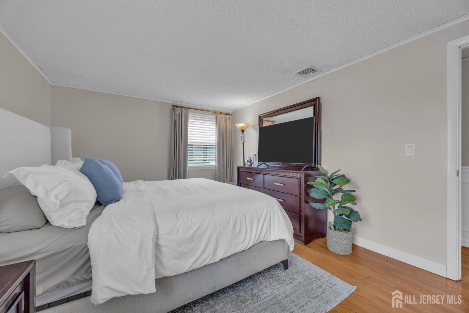71 Pine Street Spotswood NJ 08884