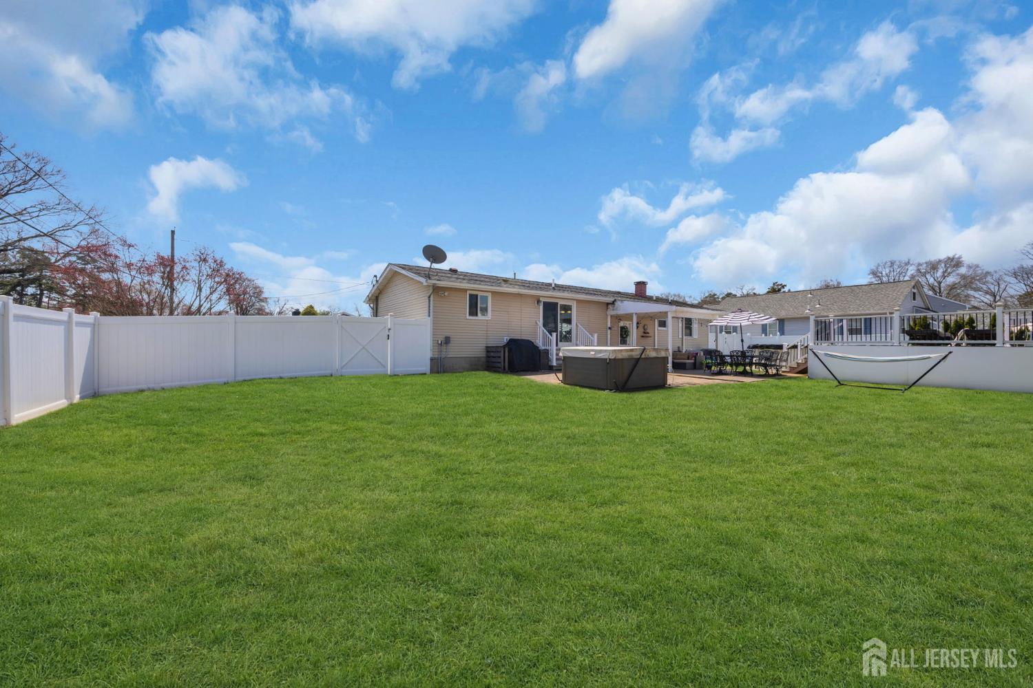 71 Pine Street Spotswood NJ 08884