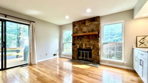 507 Timber Oaks Road Edison NJ 08820