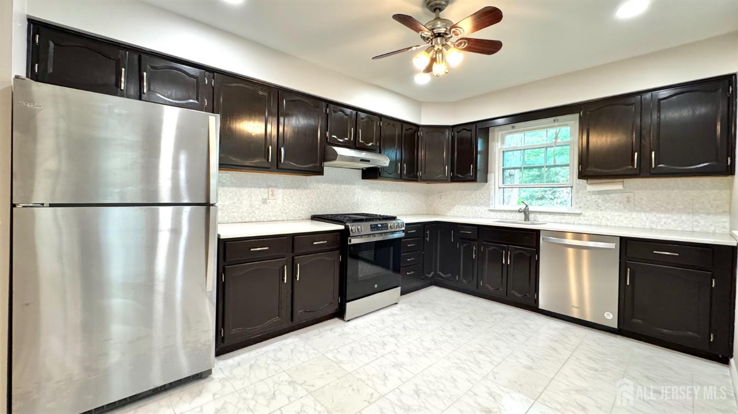 507 Timber Oaks Road Edison NJ 08820