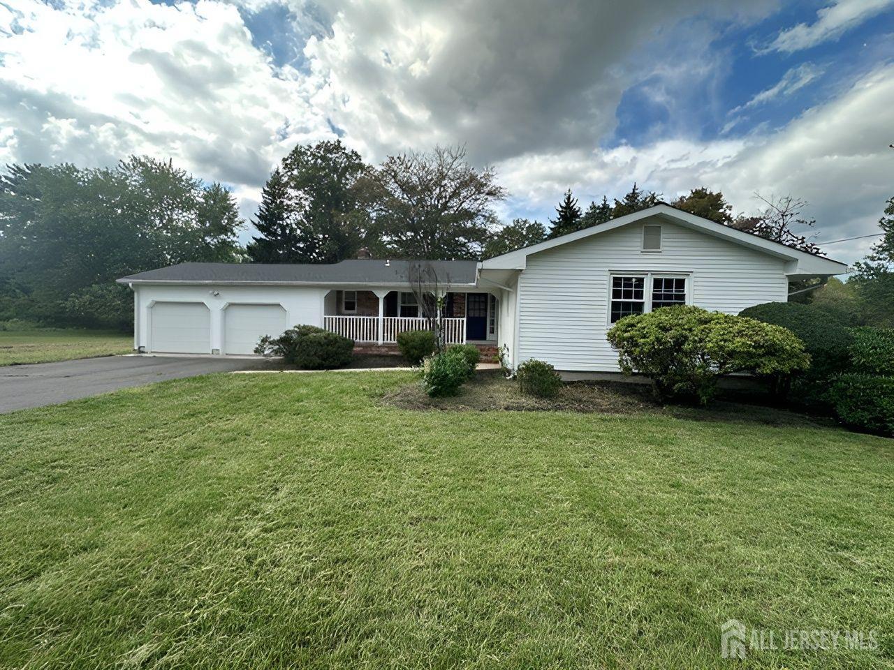 28 Rockleigh Drive Ewing NJ 08628
