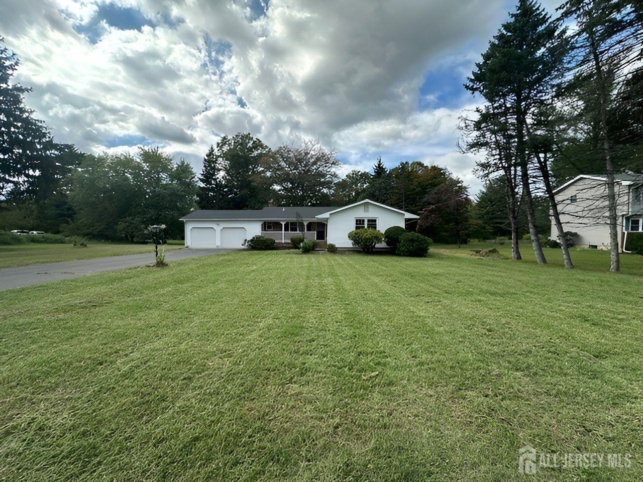 28 Rockleigh Drive Ewing NJ 08628