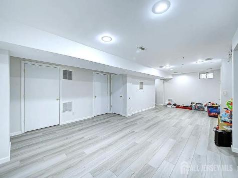 351 Bowler Court Piscataway NJ 08854