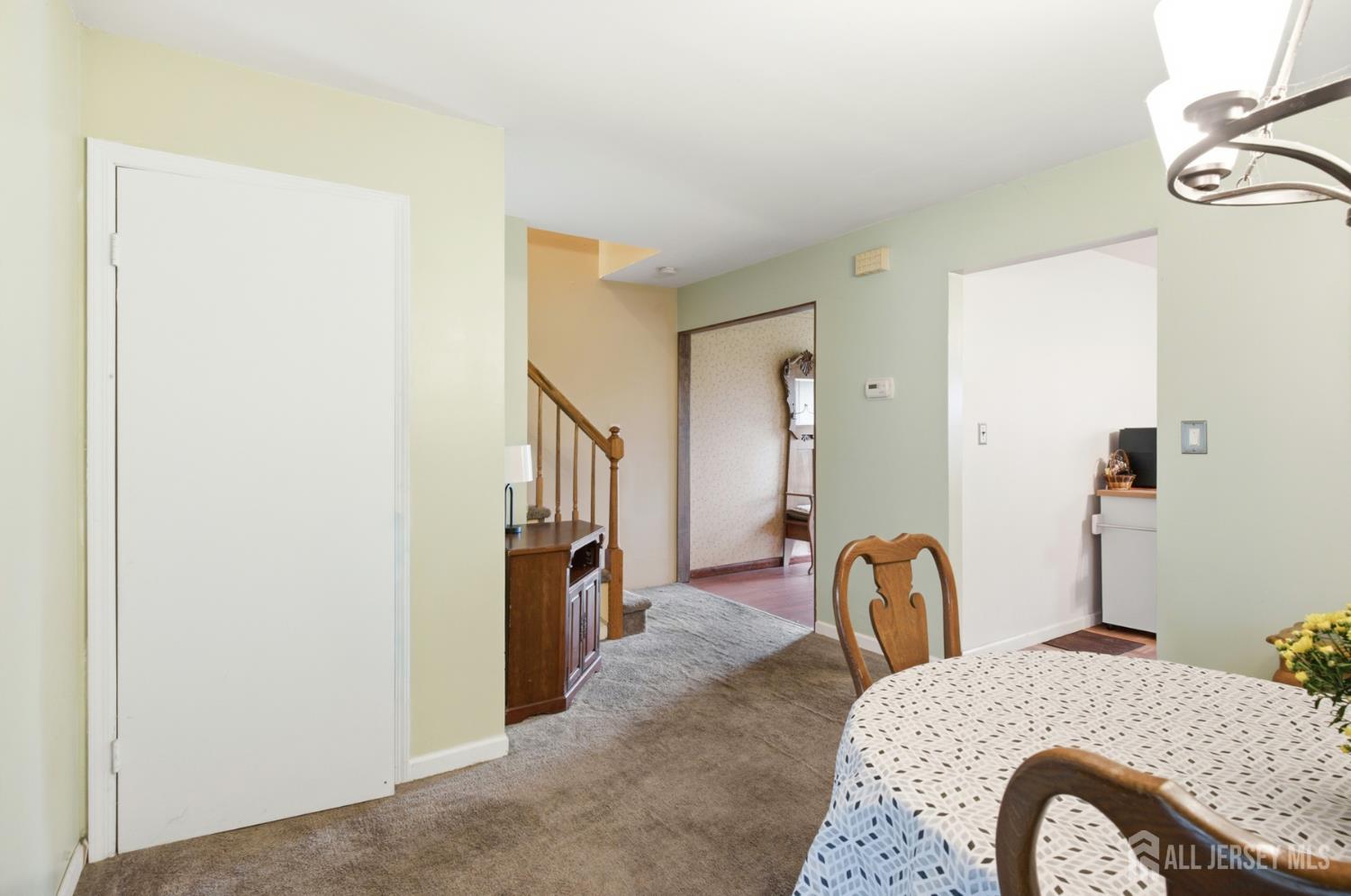 31 Astor Court Sayreville NJ 08872