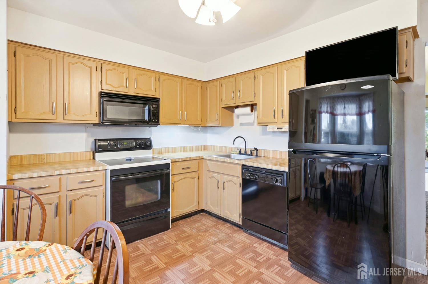 31 Astor Court Sayreville NJ 08872