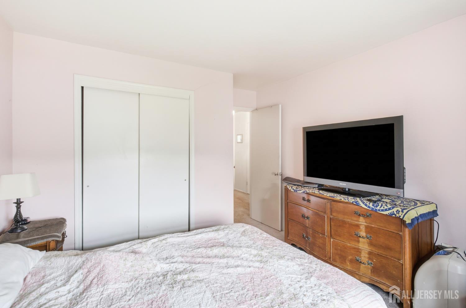 31 Astor Court Sayreville NJ 08872