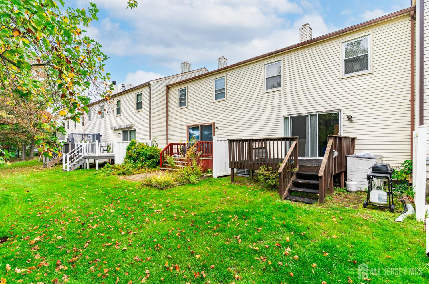 31 Astor Court Sayreville NJ 08872