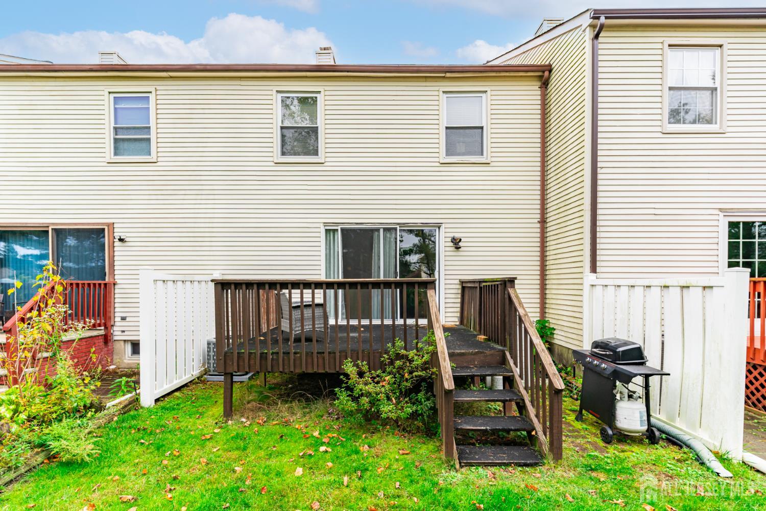 31 Astor Court Sayreville NJ 08872