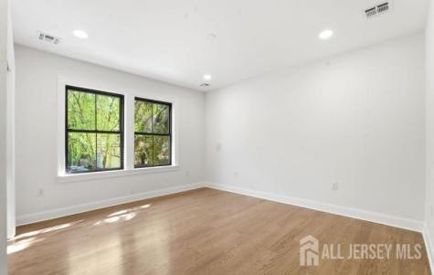 61 Hickory Street Metuchen NJ 08840
