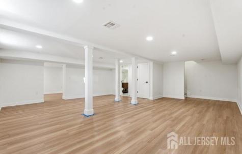 61 Hickory Street Metuchen NJ 08840