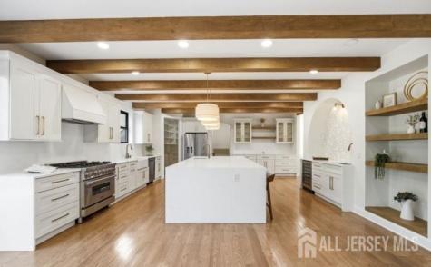 61 Hickory Street Metuchen NJ 08840