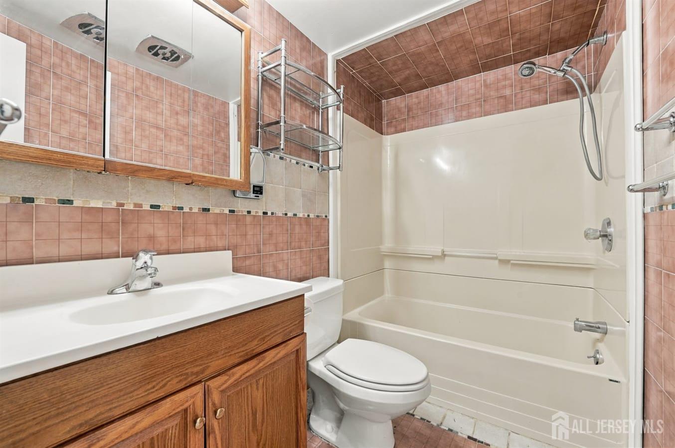 26 Chandler Road Edison NJ 08820
