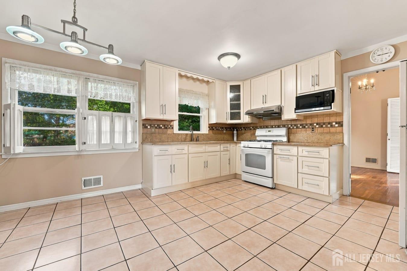 26 Chandler Road Edison NJ 08820