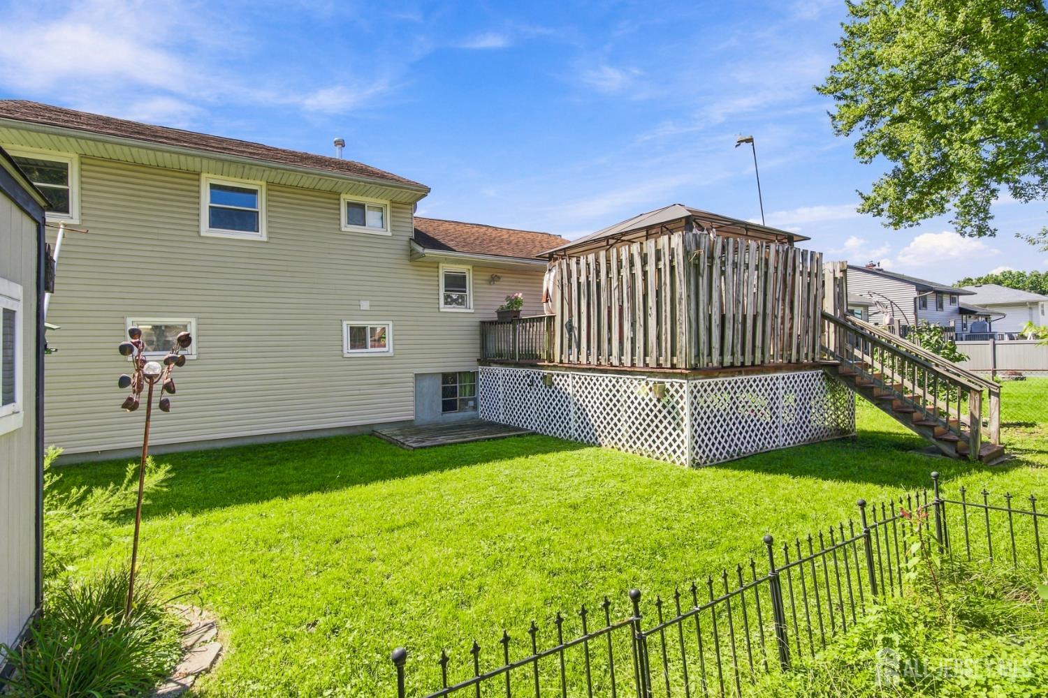 118 Markowitz Street Carteret NJ 07008