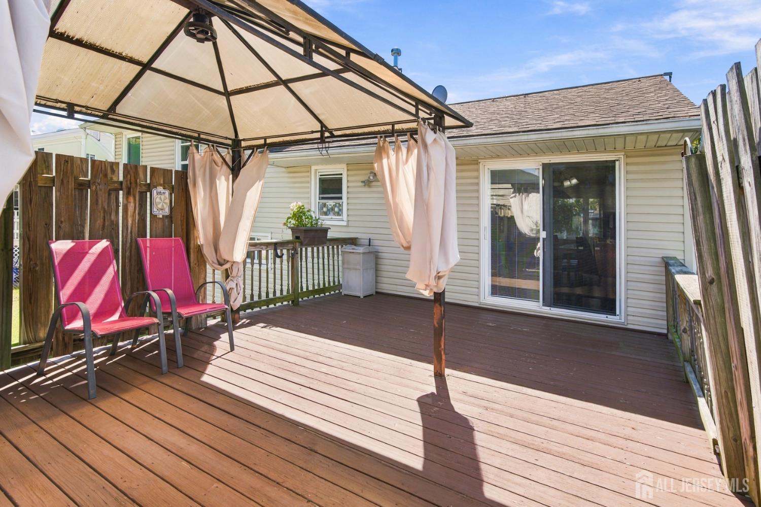 118 Markowitz Street Carteret NJ 07008