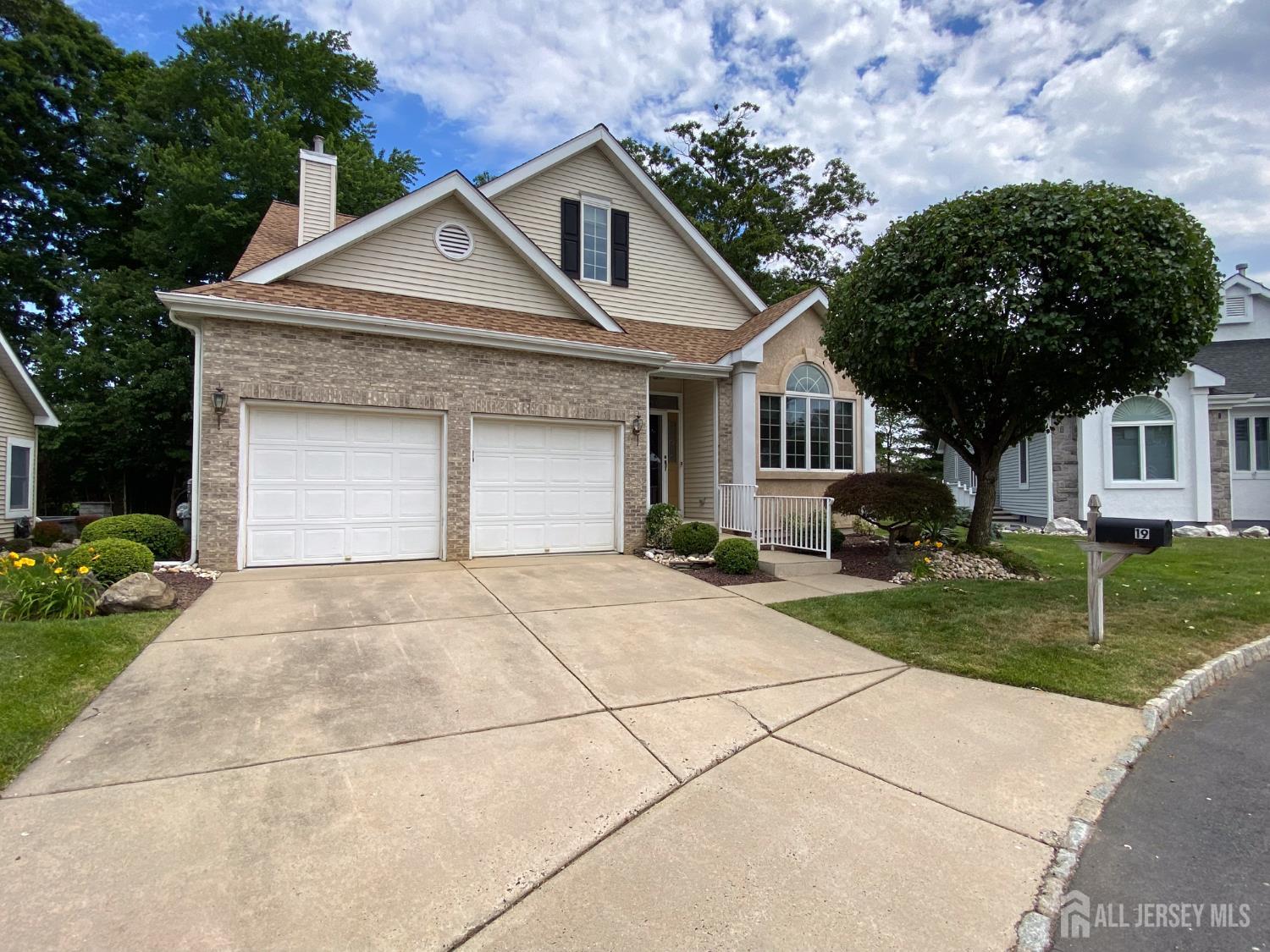 19 Dawson Lane Monroe NJ 08831