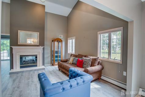 19 Dawson Lane Monroe NJ 08831